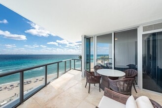 17121 Collins Ave, Unit 1704 in Sunny Isles Beach, FL - Building Photo - Building Photo