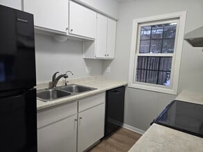 5570 Shorewood Ln in Shorewood, MN - Building Photo - Building Photo