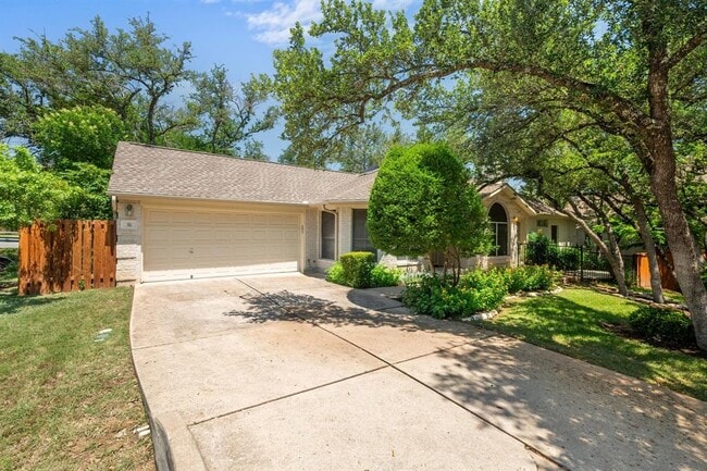 36 Muirfield Greens Ln in Lakeway, TX - Building Photo - Building Photo