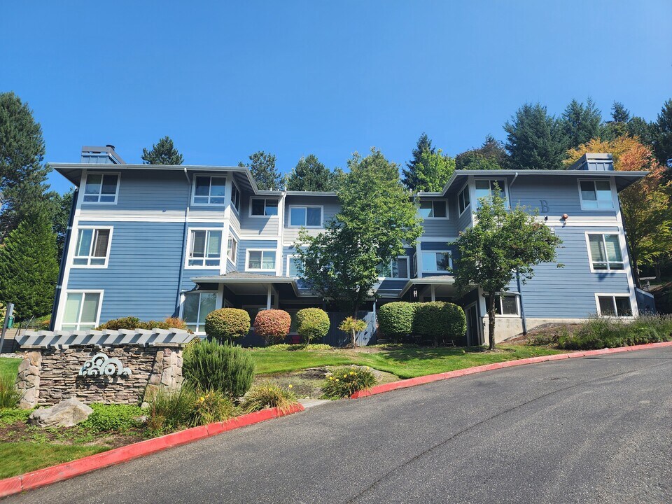 12006 NE 204th Pl in Bothell, WA - Building Photo