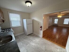 251 Henry St in South Amboy, NJ - Building Photo - Building Photo