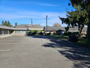 908 Delta Ave, Unit unit 5 in Marysville, WA - Building Photo - Building Photo