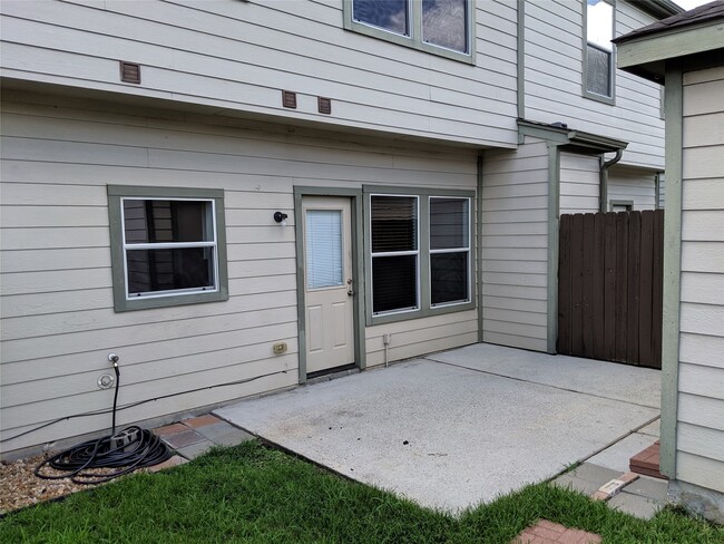 property at 2335 Walnut Fair Ln