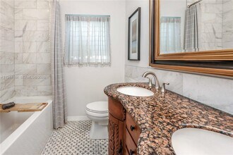 1247 Washington St in Hollywood, FL - Building Photo - Building Photo