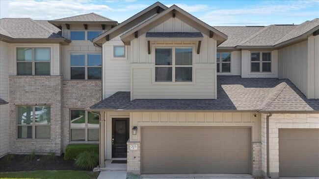 2500 Forest Creek Dr in Round Rock, TX - Foto de edificio - Building Photo