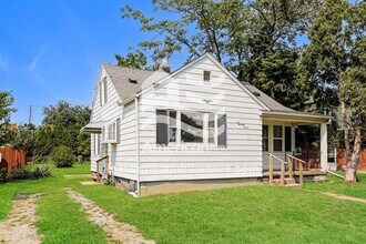 611 W Wayne St in Maumee, OH - Building Photo - Building Photo