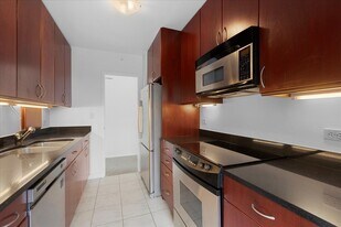 2970 N Lake Shore Dr, Unit 6F in Chicago, IL - Building Photo