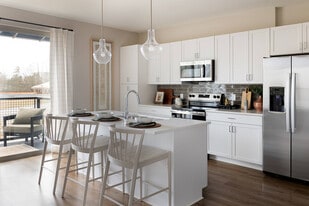 Livano Oakwood in Oakwood, GA - Building Photo