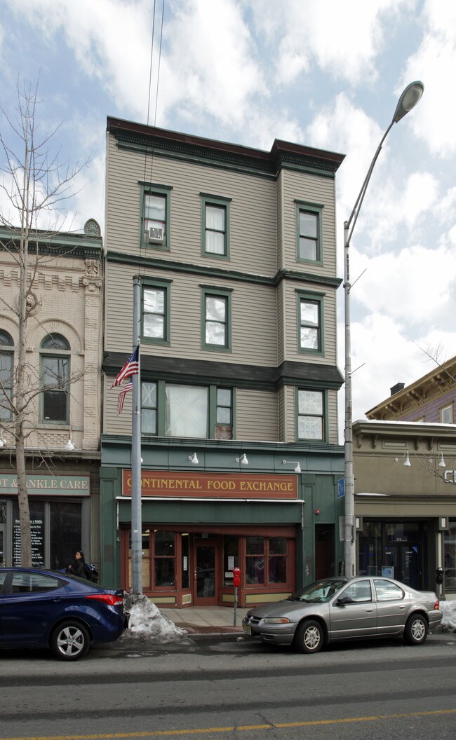 376 CENTRAL Ave in Jersey City, NJ - Foto de edificio - Building Photo