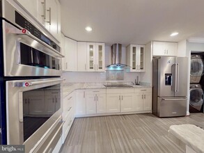 4 Hawthorne Ct NE in Washington, DC - Building Photo - Building Photo