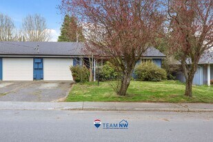 1622 Madison Ave NW in Olympia, WA - Building Photo