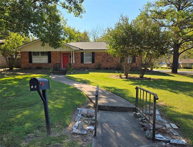 property at 1609 Arlington Dr