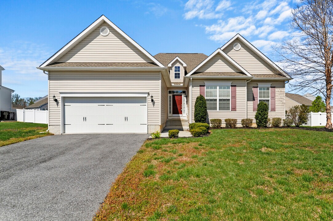 609 Olde Field Dr in Magnolia, DE - Building Photo