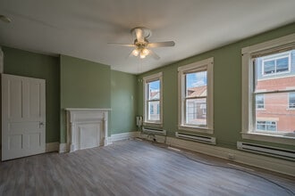 5119 Carnegie St, Unit 2 in Pittsburgh, PA - Building Photo - Building Photo