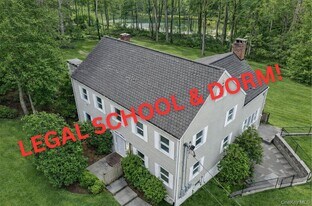 996 Haverstraw Rd in Suffern, NY - Building Photo