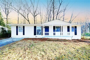 88 Lucia Dr SE in Smyrna, GA - Building Photo