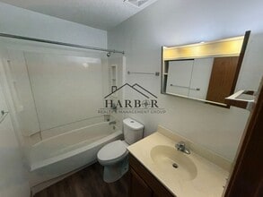 110 2nd Ave NE in Hayfield, MN - Building Photo - Building Photo