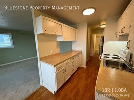 11359 SE 27th Ave in Portland, OR - Building Photo