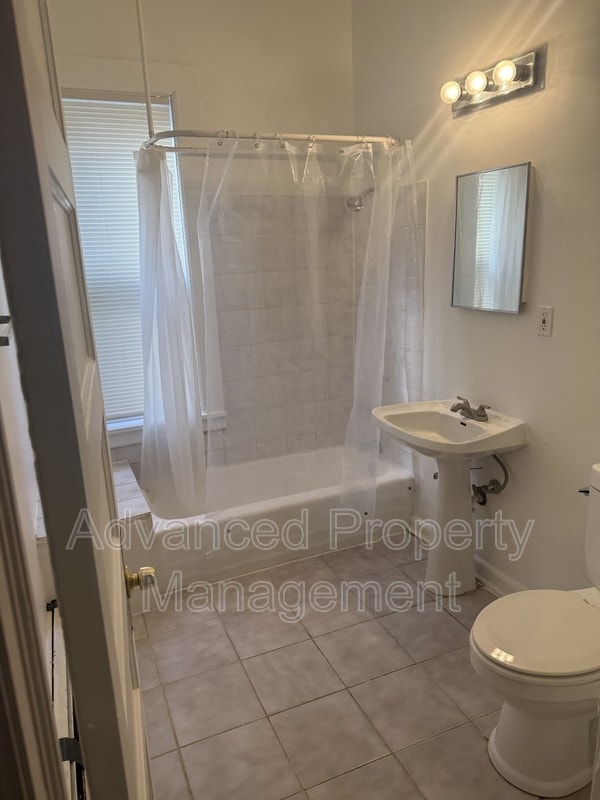 3113 W McKinley Blvd in Milwaukee, WI - Foto de edificio - Building Photo