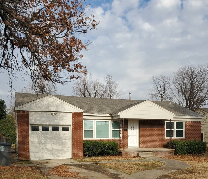 4031 E 27th St in Tulsa, OK - Building Photo