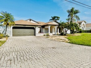 1217 SW 21st Terrace in Cape Coral, FL - Building Photo - Building Photo