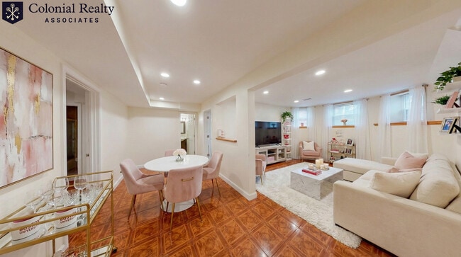 property at 73 Thatcher St