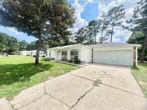 305 Runnymeade Dr in Crestview, FL - Building Photo - Building Photo