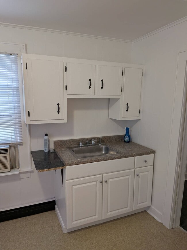 42 Quaid Ave in Sayreville, NJ - Foto de edificio - Building Photo