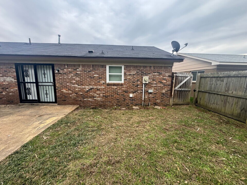 5021 Appleville St in Memphis, TN - Building Photo