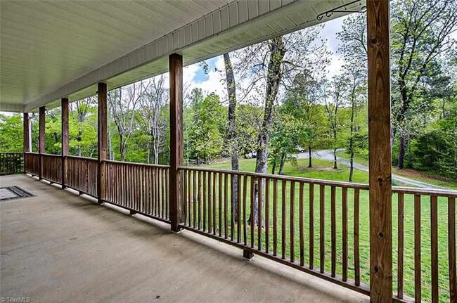 9015 Racine Rd, Unit Racine in Pleasant Garden, NC - Building Photo - Building Photo