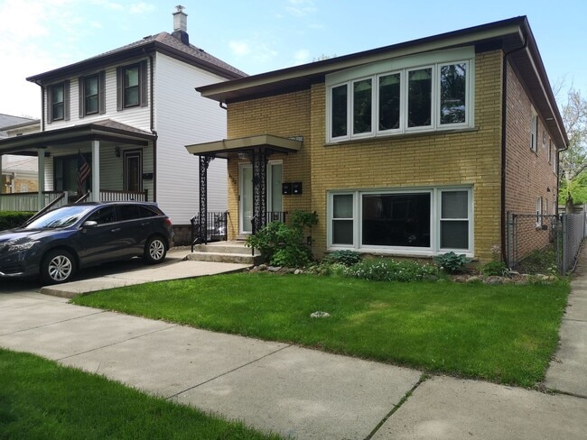 property at 4122 N Kolmar Ave