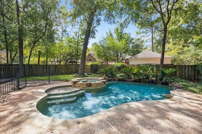 property at 174 W Greywing Cir