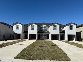 8315 V. Pisa in San Antonio, TX - Building Photo