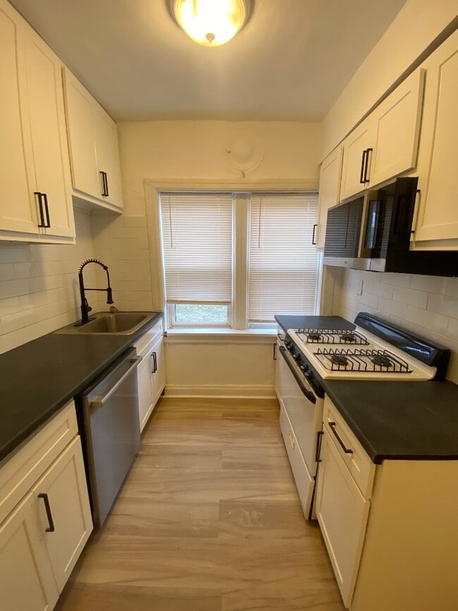 7336-103 Forsyth Blvd in Clayton, MO - Foto de edificio - Building Photo