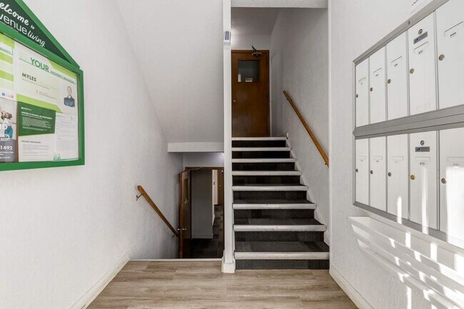 Monterey Apartments in Regina, SK - Building Photo - Building Photo