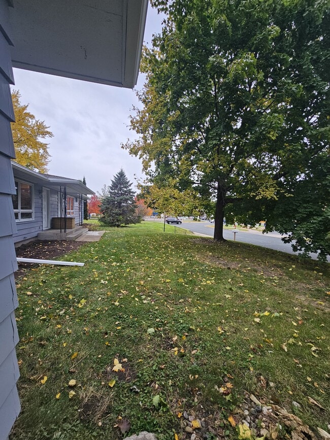 132 E Pomeroy St in River Falls, WI - Building Photo - Building Photo