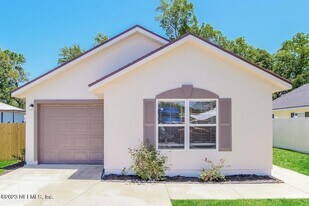 2872 N 9th St in St. Augustine, FL - Building Photo