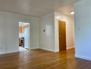 76 Euston Rd in Boston, MA - Building Photo - Building Photo