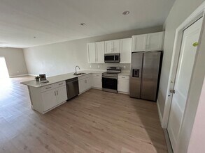 8553 Dinnano St in Port Charlotte, FL - Building Photo - Building Photo