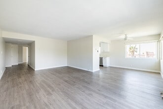 Martel Royale in Los Angeles, CA - Building Photo - Interior Photo