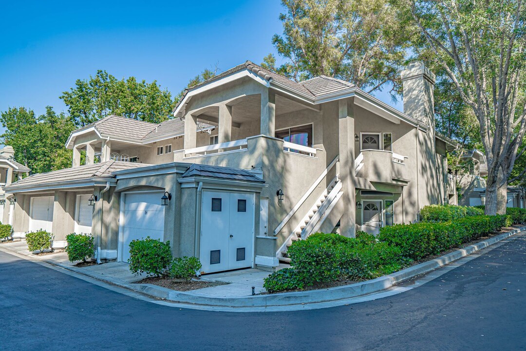 23969 Arroyo Park Dr in Santa Clarita, CA - Building Photo