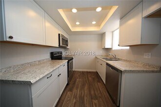 5380 Angler Cir in Las Vegas, NV - Building Photo - Building Photo