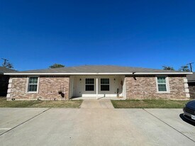 107 Kings Ct in Killeen, TX - Building Photo