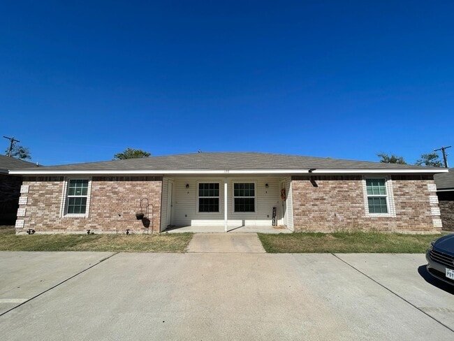property at 107 Kings Ct