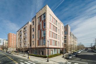 The Springs Apartments in Arlington, VA - Foto de edificio - Building Photo