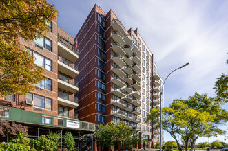 Seabreeze Plaza in Brooklyn, NY - Building Photo - Building Photo