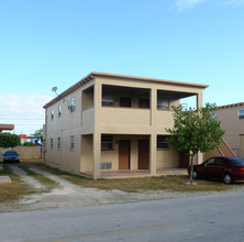 1612-1696 NW 4th Ave in Homestead, FL - Building Photo - Building Photo