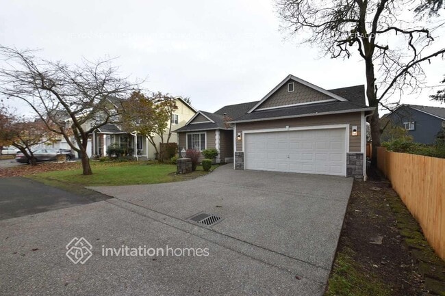 property at 17931 25th Ave Ct E