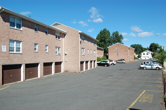 Kent Apartments of Dumont in Dumont, NJ - Building Photo - Building Photo