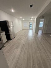 3146 NW 32nd St in Miami, FL - Building Photo - Building Photo